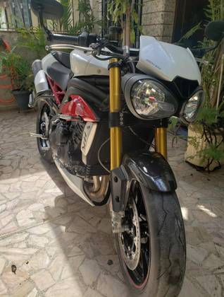 TRIUMPH SPEED TRIPLE R 